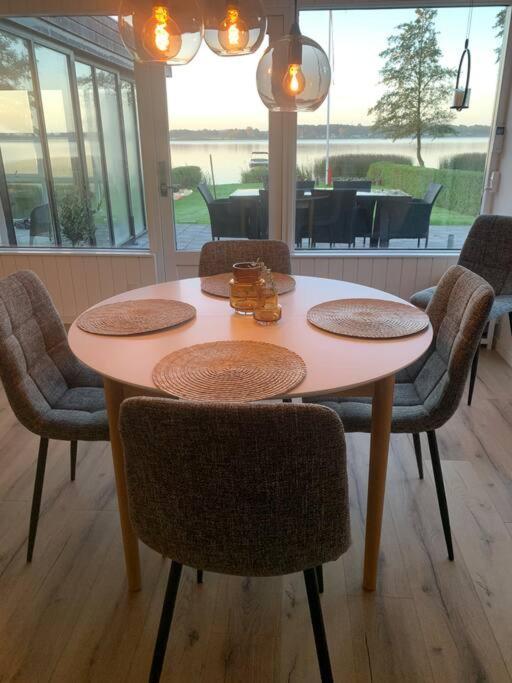 Huset Ved Soen Taet Pa Herning Og Mch Og Boxen 90 M2 Sunds Екстер'єр фото